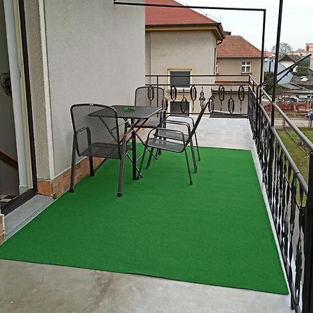 Apartman Milena ยีชิน ภายนอก รูปภาพ