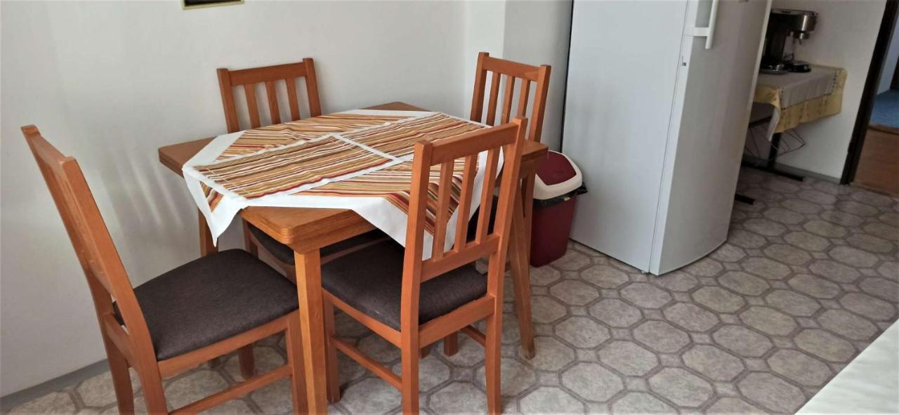 Apartman Milena ยีชิน ภายนอก รูปภาพ